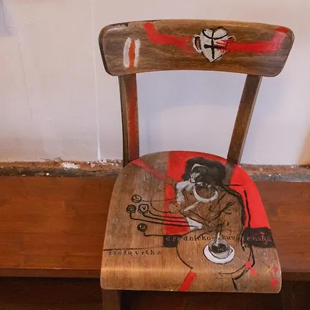 Podkrovi V Kabinetu Cb Διαμέρισμα Τσέσκε Μπουντεγιόβιτσε