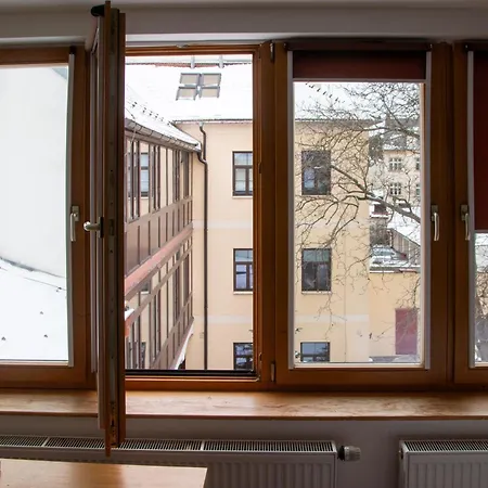 Podkrovi V Kabinetu Cb * Τσέσκε Μπουντεγιόβιτσε