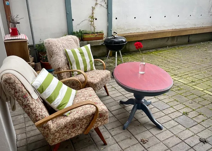 Podkrovi V Kabinetu Cb * Τσέσκε Μπουντεγιόβιτσε